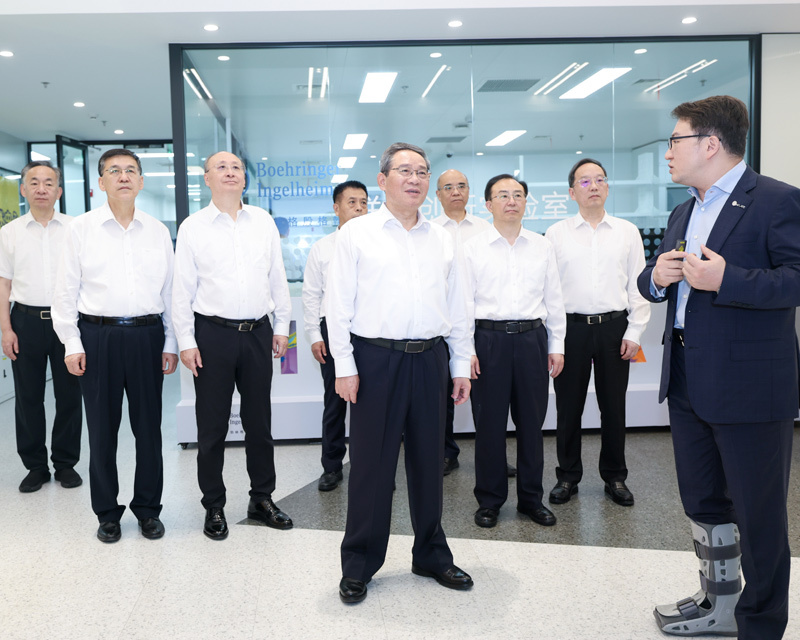 李强在北京调研生物医药产业发展时强调：加大高质量科技供给和政策支持 着力推动生物医药产业提质升级