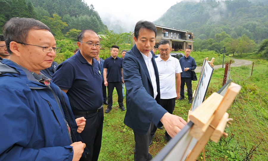 焦杨在汶川县小金县调研时强调 擦亮核心文旅品牌 深耕融合发展之路